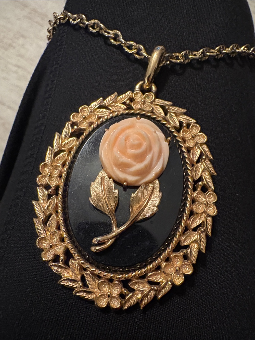Avon Gold-Tone Black Cameo Necklace with Peach Rose
